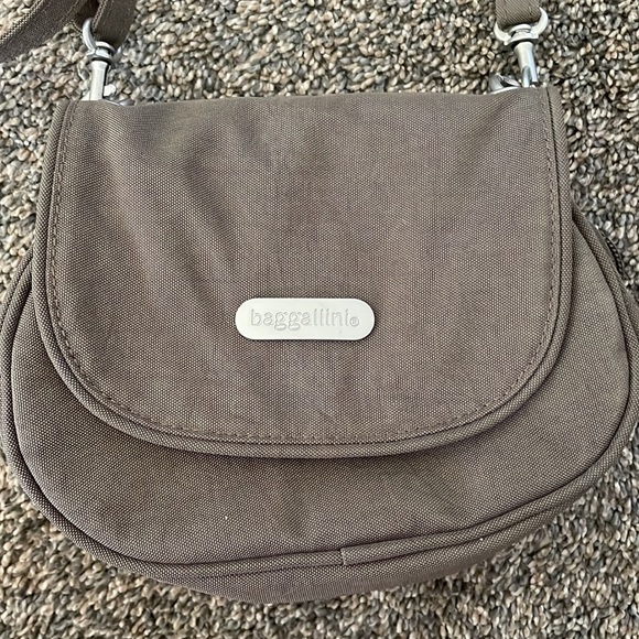 Baggallini Mini Crossbody/Belt Bag - Picture 2 of 9